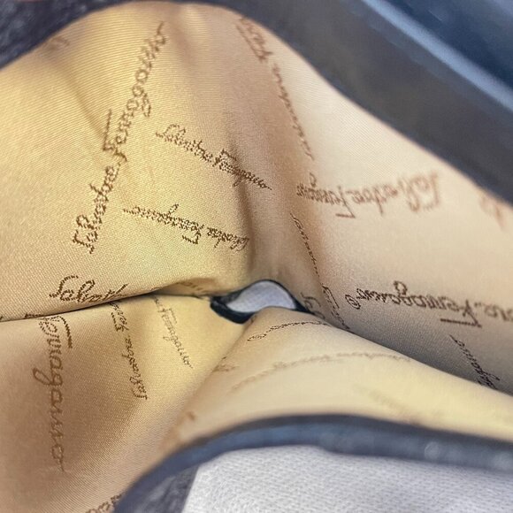 Salvatore Ferragamo Black Leather Bifold Wallet w/ Bamboo Gancini - Preowned - Picture 11 of 13